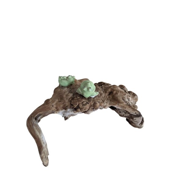 Frogs on a Log Figurine - Picture 3 of 4